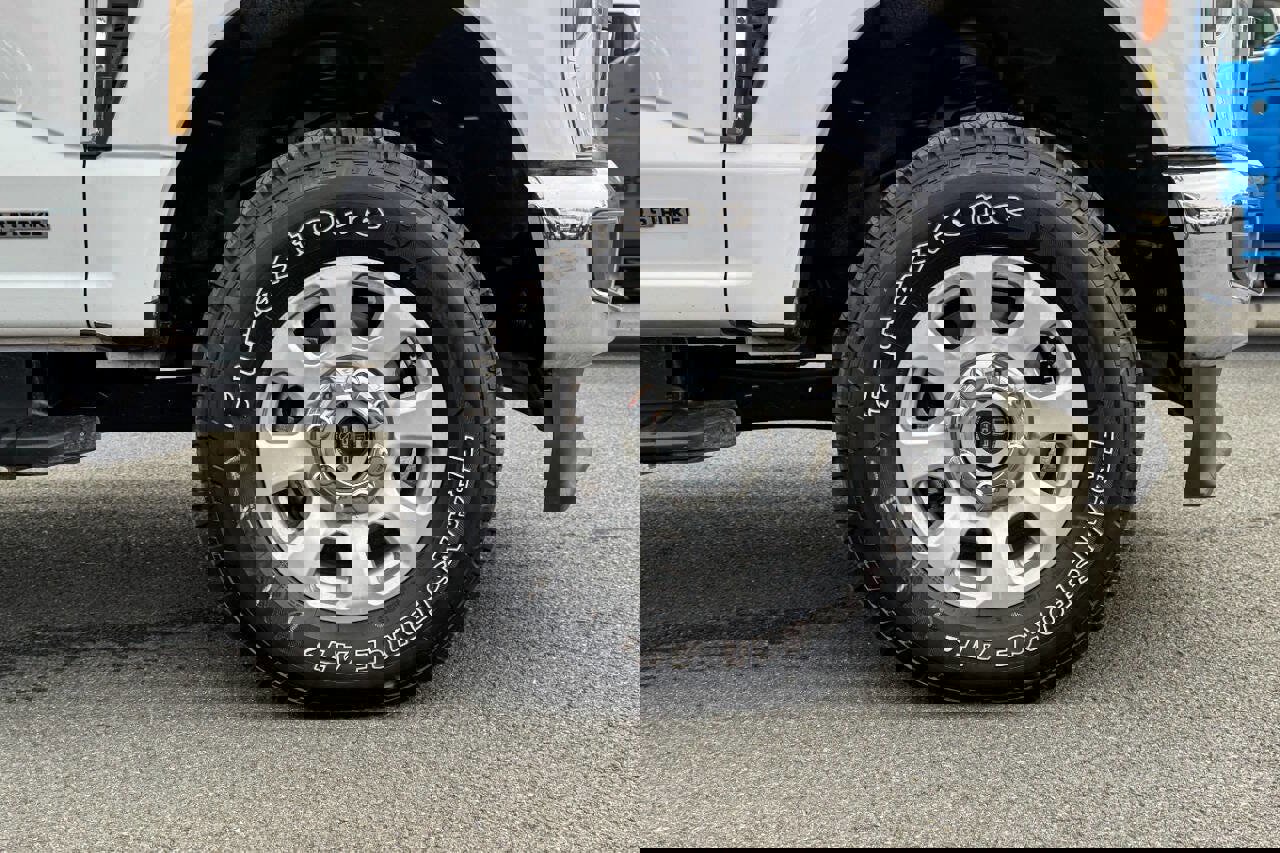 Used 2024 Ford F250 XLT w/ FX4 Off-Road Package image 13