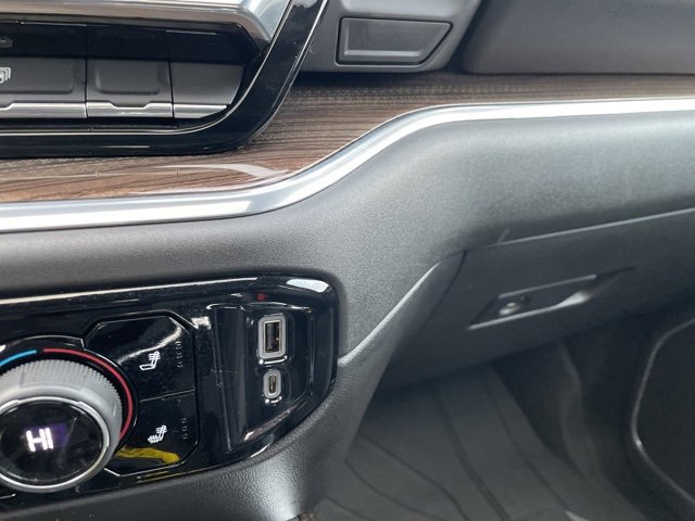 Used 2022 Chevrolet Silverado 1500 RST w/ Convenience Package II image 31