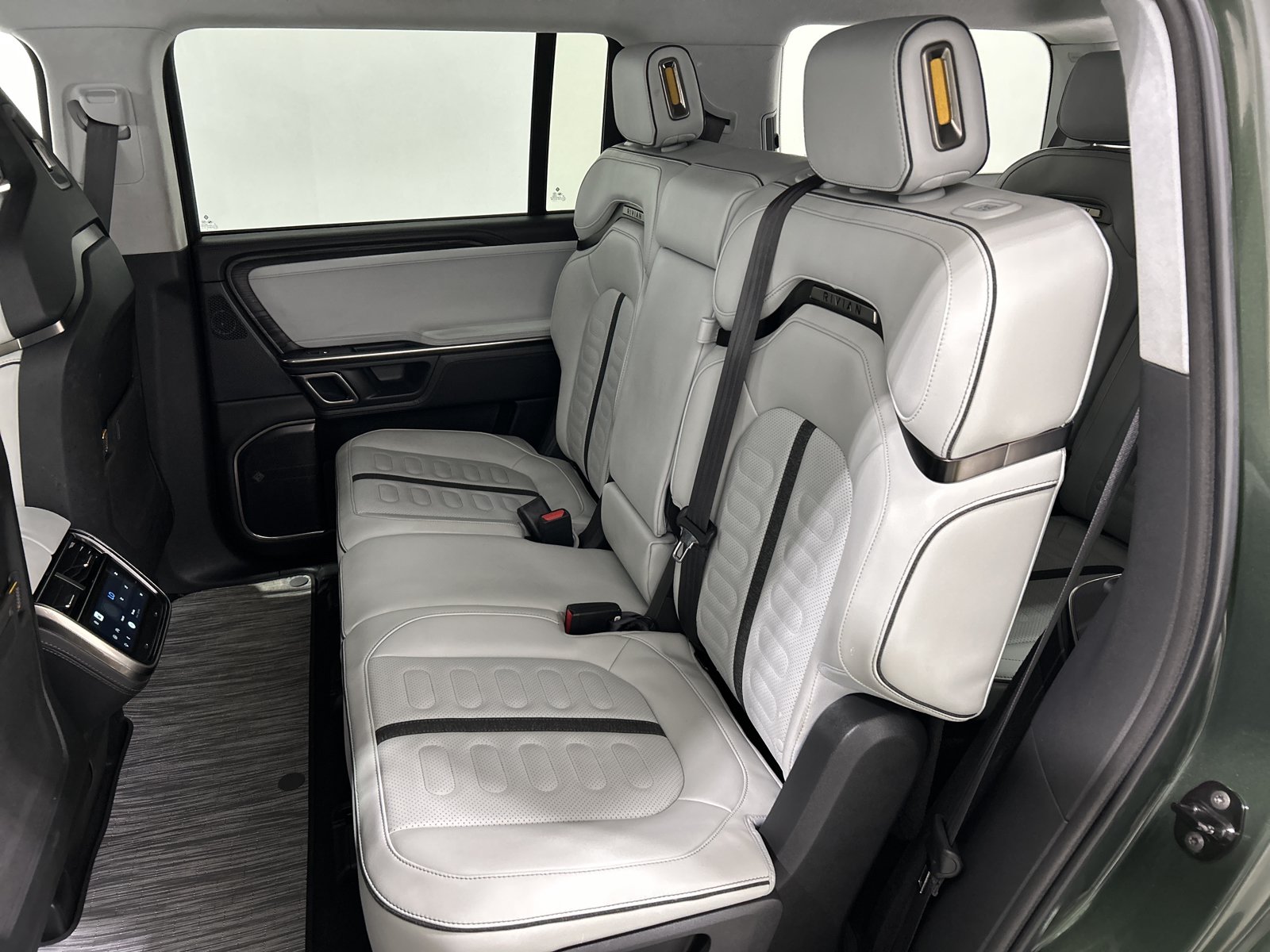Used 2024 Rivian R1S Adventure AWD/4WD image 21