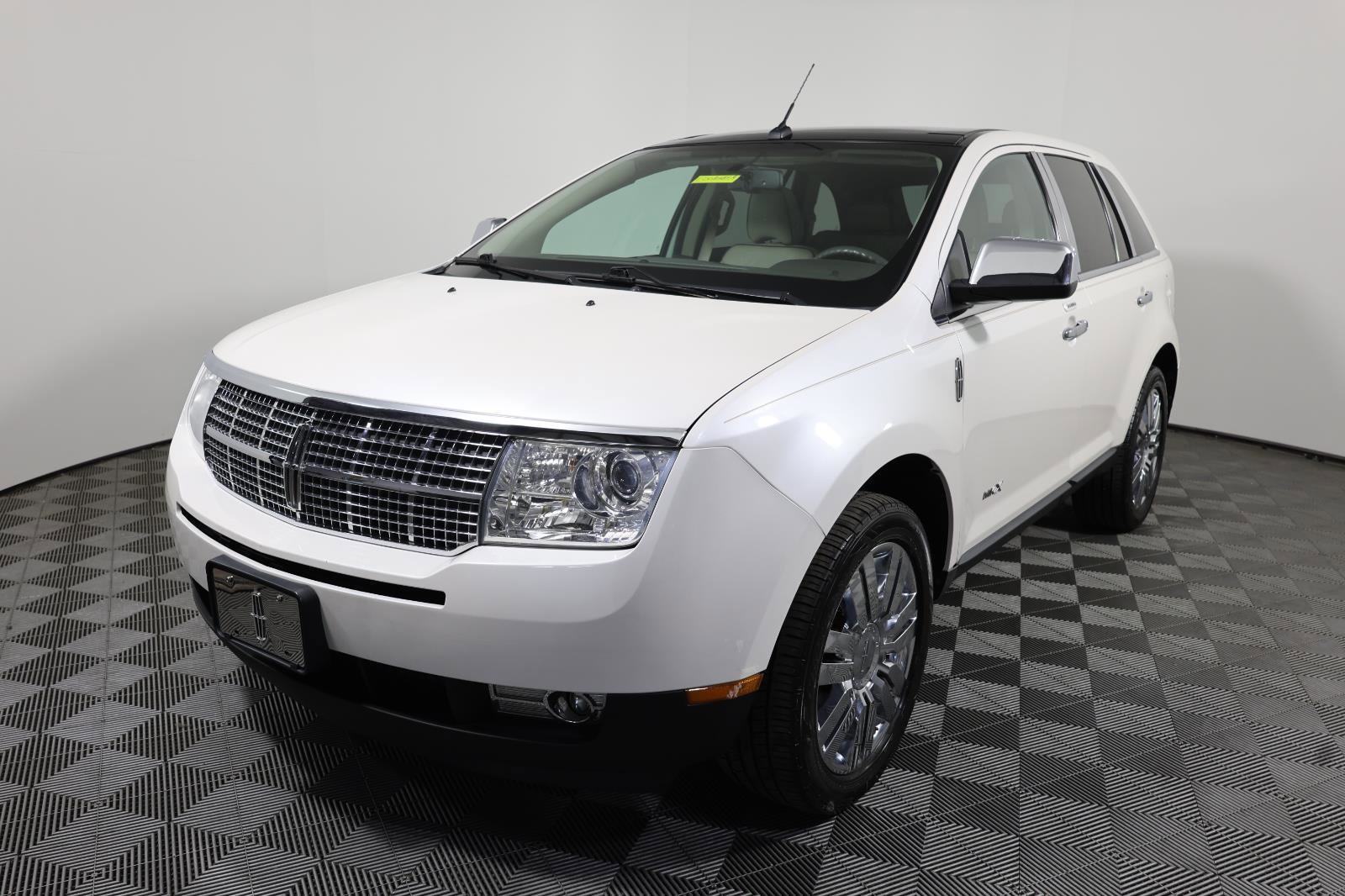 Used 2009 Lincoln MKX AWD image 1