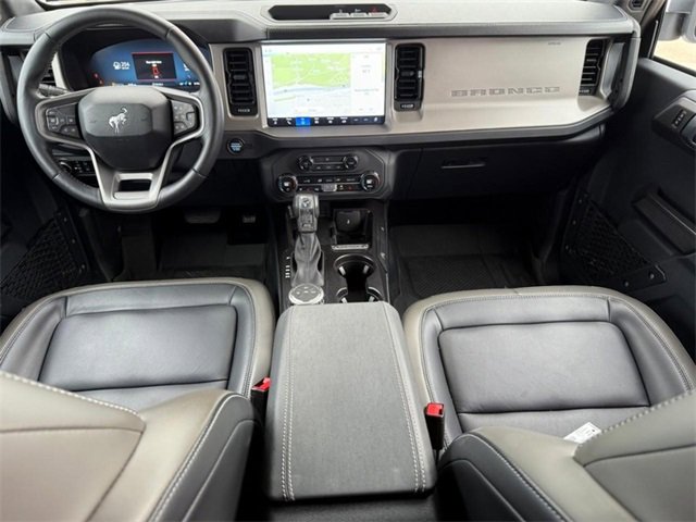 Used 2025 Ford Bronco Outer Banks image 11