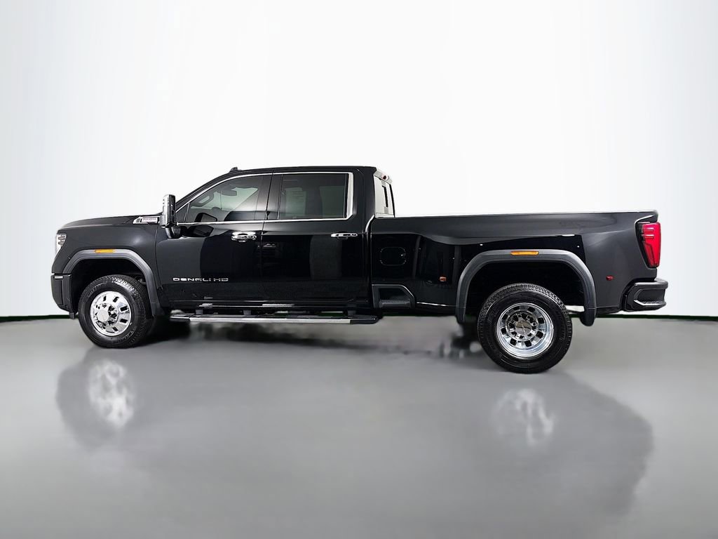 Used 2024 GMC Sierra 3500 Denali AWD/4WD image 4