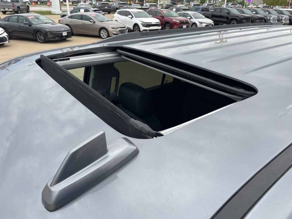 Used 2019 Chevrolet Suburban LT AWD/4WD image 3