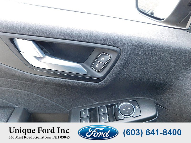 Used 2022 Ford Escape SEL w/ SEL Stealth AWD Package image 19
