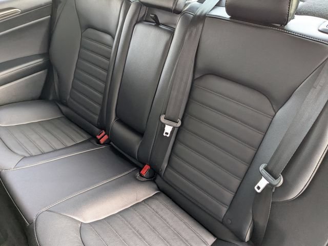 Used 2017 Ford Fusion SE w/ Fusion SE Technology Package FWD image 23