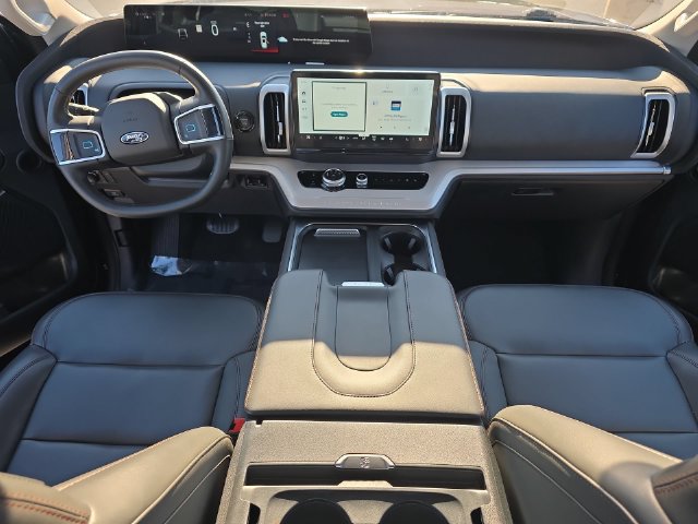Used 2025 Ford Expedition Active AWD/4WD image 10