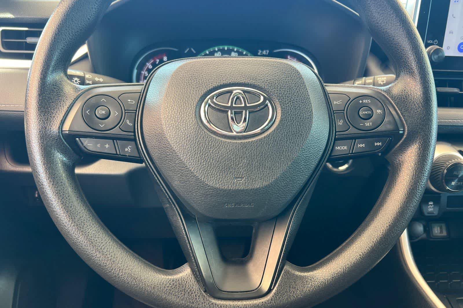 Used 2023 Toyota RAV4 XLE FWD image 27