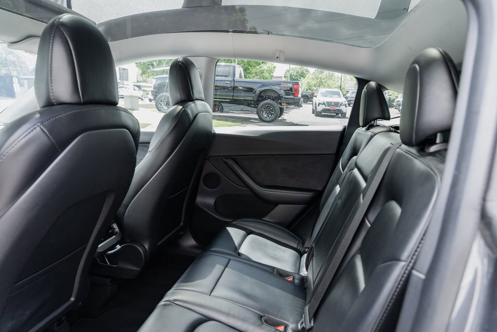 Used 2022 Tesla Model Y Performance AWD/4WD image 19
