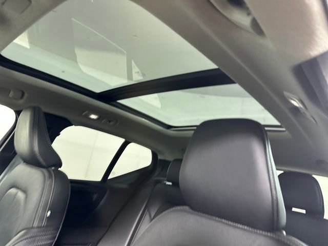 Used 2023 Volvo XC40 B5 Plus AWD/4WD image 12