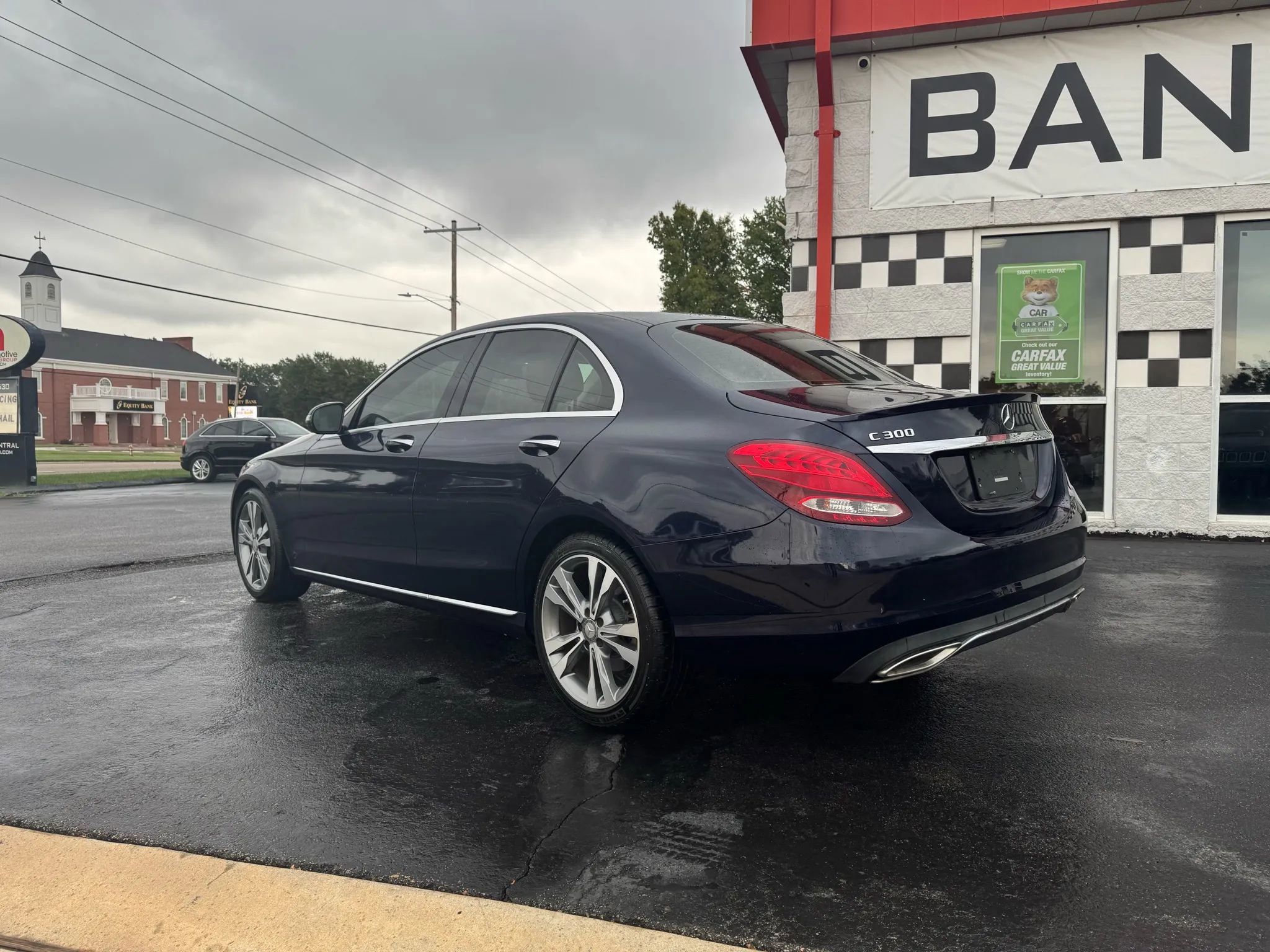 Used 2017 Mercedes-Benz C 300 Sedan image 3