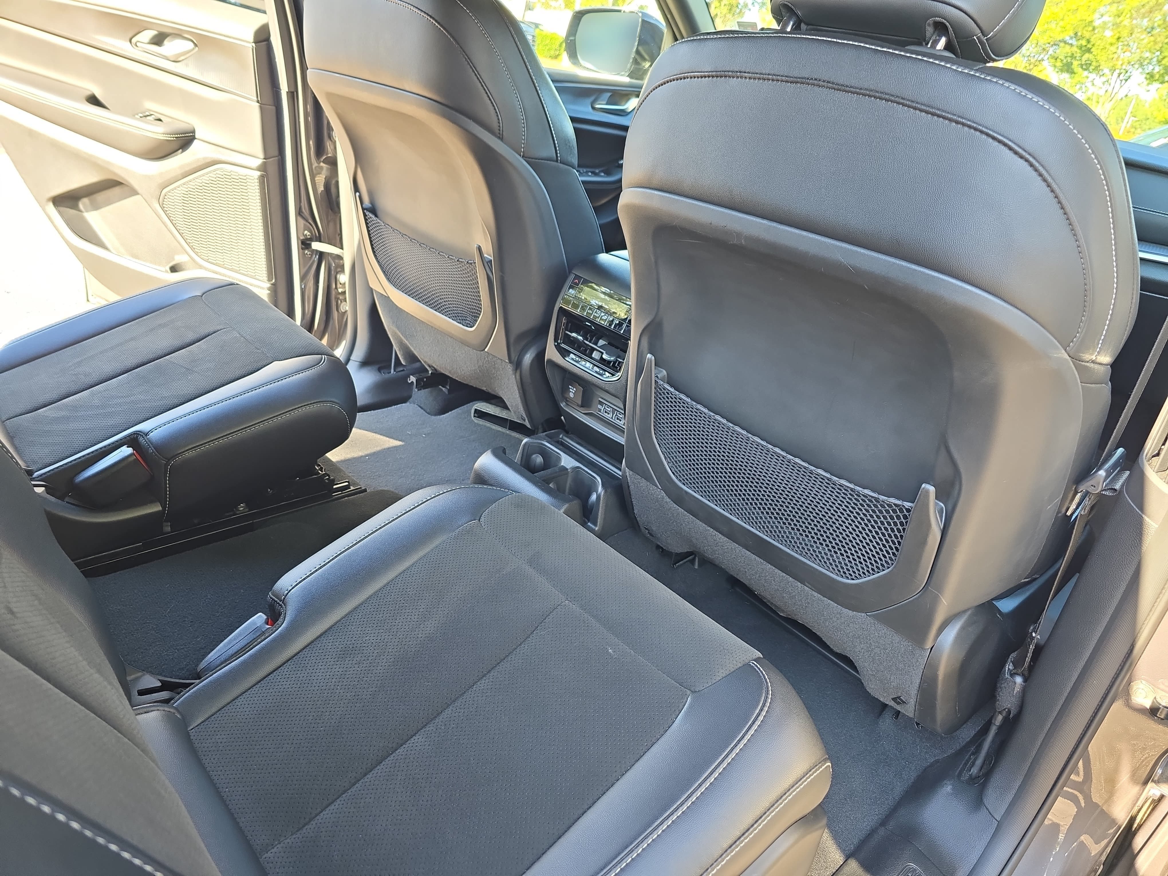 Used 2023 Jeep Grand Cherokee L Laredo AWD/4WD image 11
