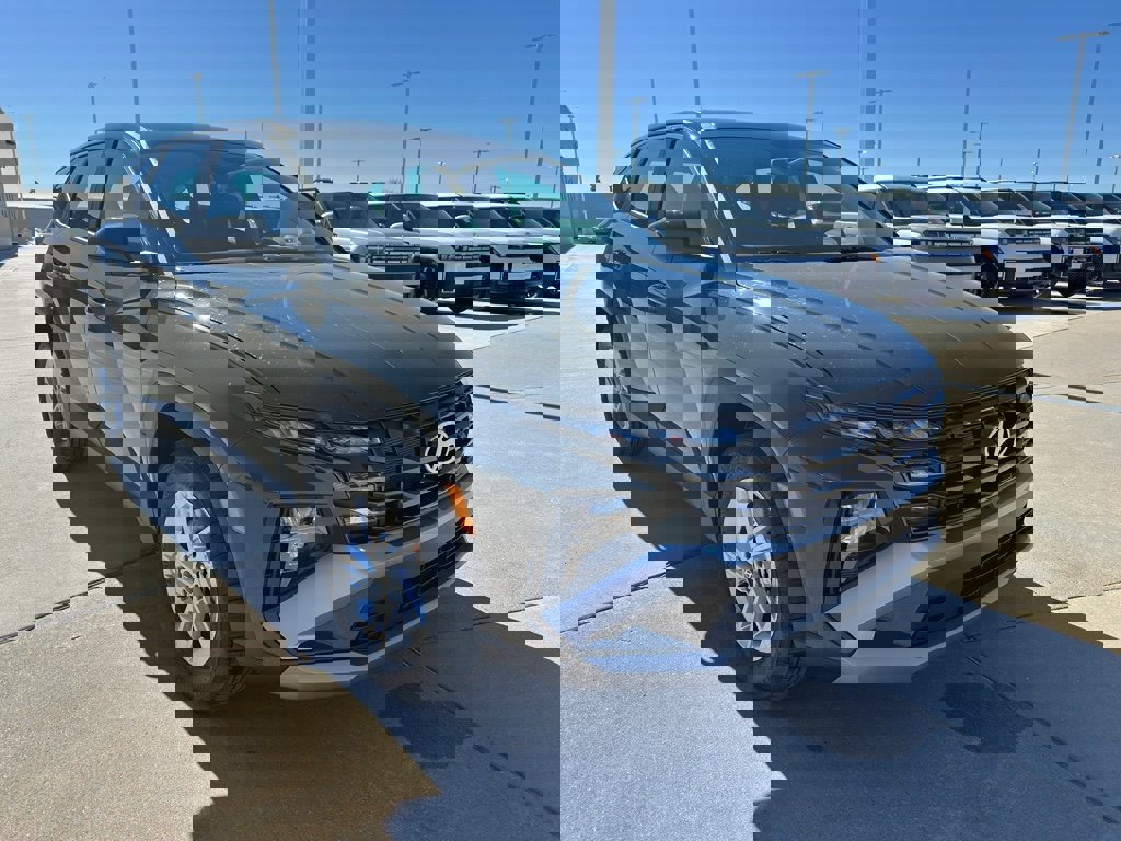 New 2026 Hyundai Tucson SE image 2