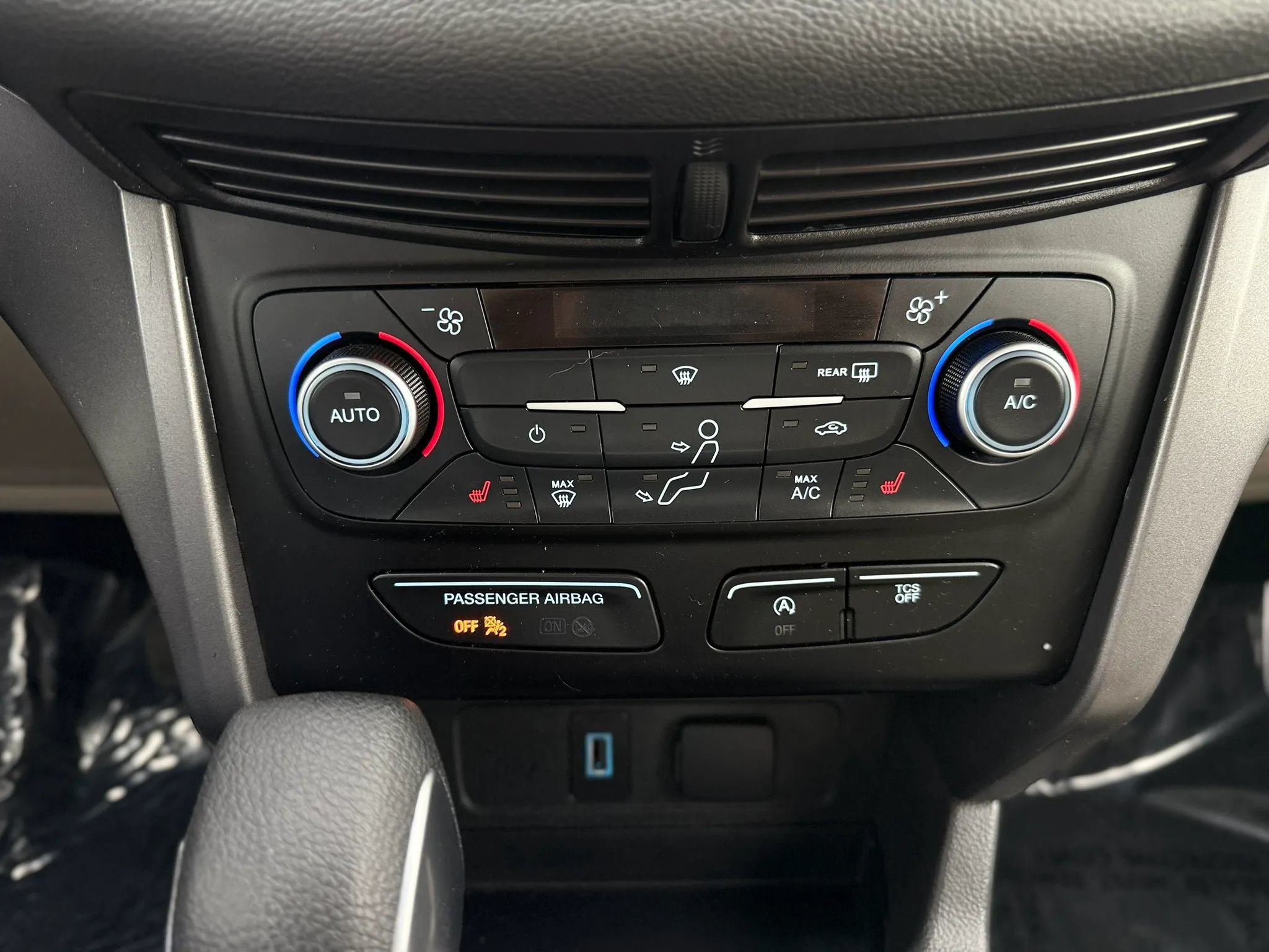 Used 2018 Ford Escape SE AWD/4WD image 32