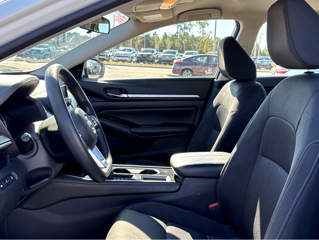 Used 2023 Nissan Altima 2.5 SV FWD image 15