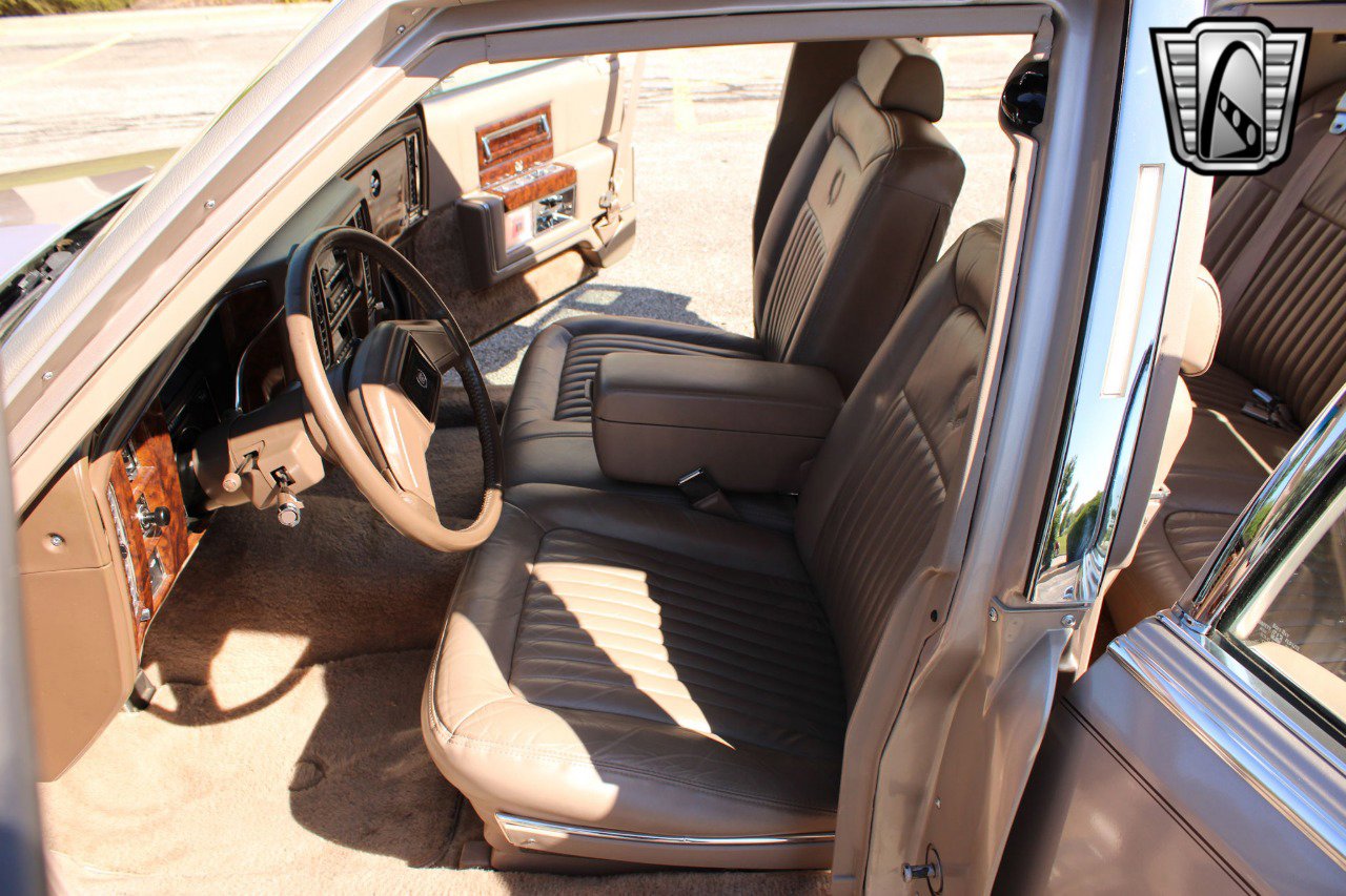 Used 1992 Cadillac Brougham image 23