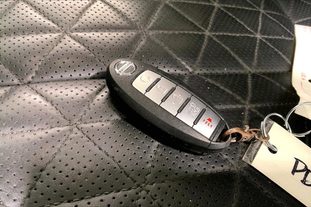 Used 2021 Nissan Murano Platinum w/ Cargo Package image 11