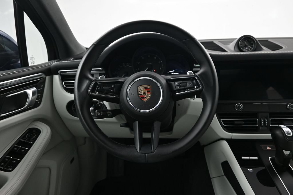 Certified 2024 Porsche Macan AWD/4WD image 13