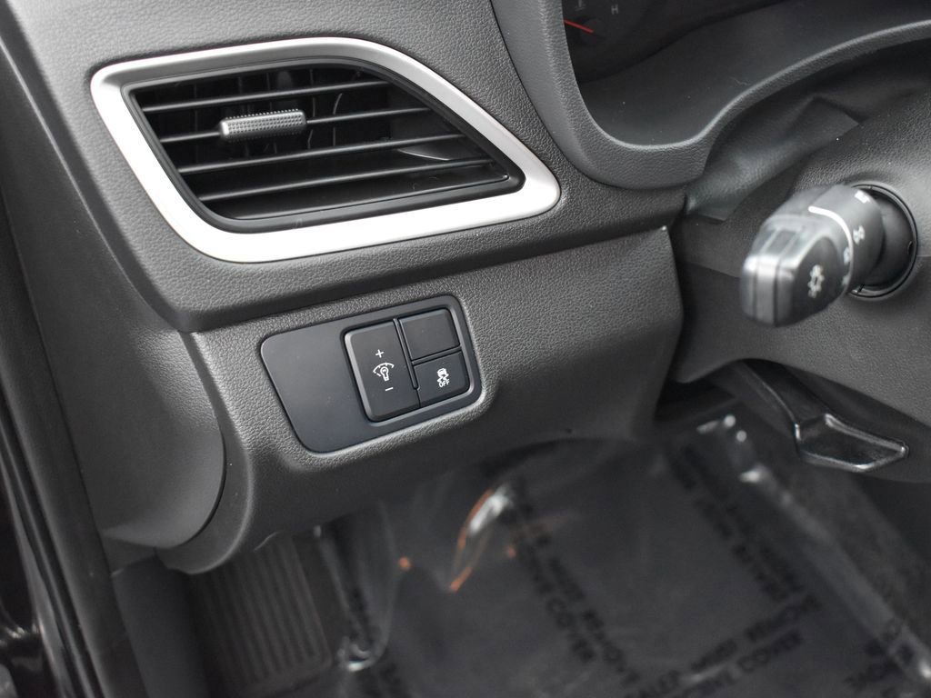 Used 2022 Hyundai Accent SE image 10