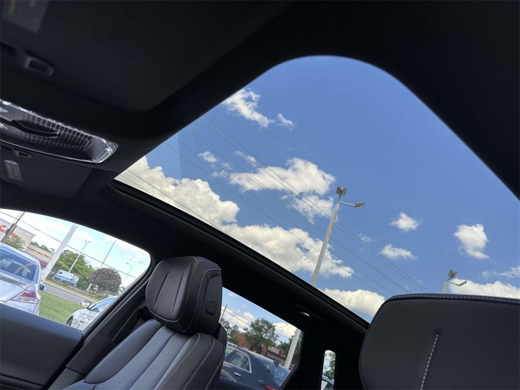 New 2025 Cadillac Lyriq Luxury image 17