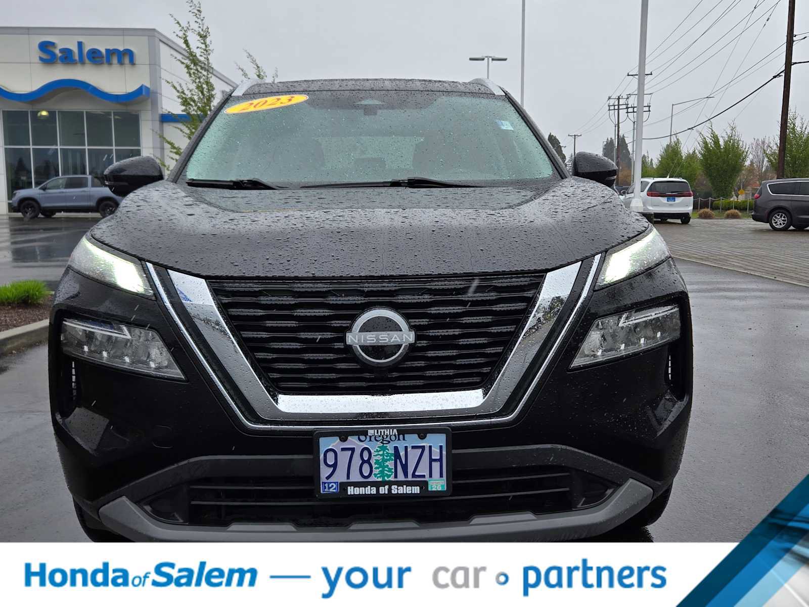 Used 2023 Nissan Rogue SV w/ SV Premium Package image 6
