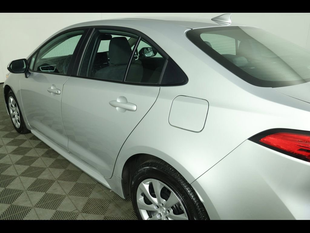 Used 2025 Toyota Corolla LE image 18