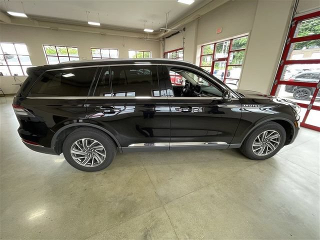 Used 2023 Lincoln Aviator AWD image 8