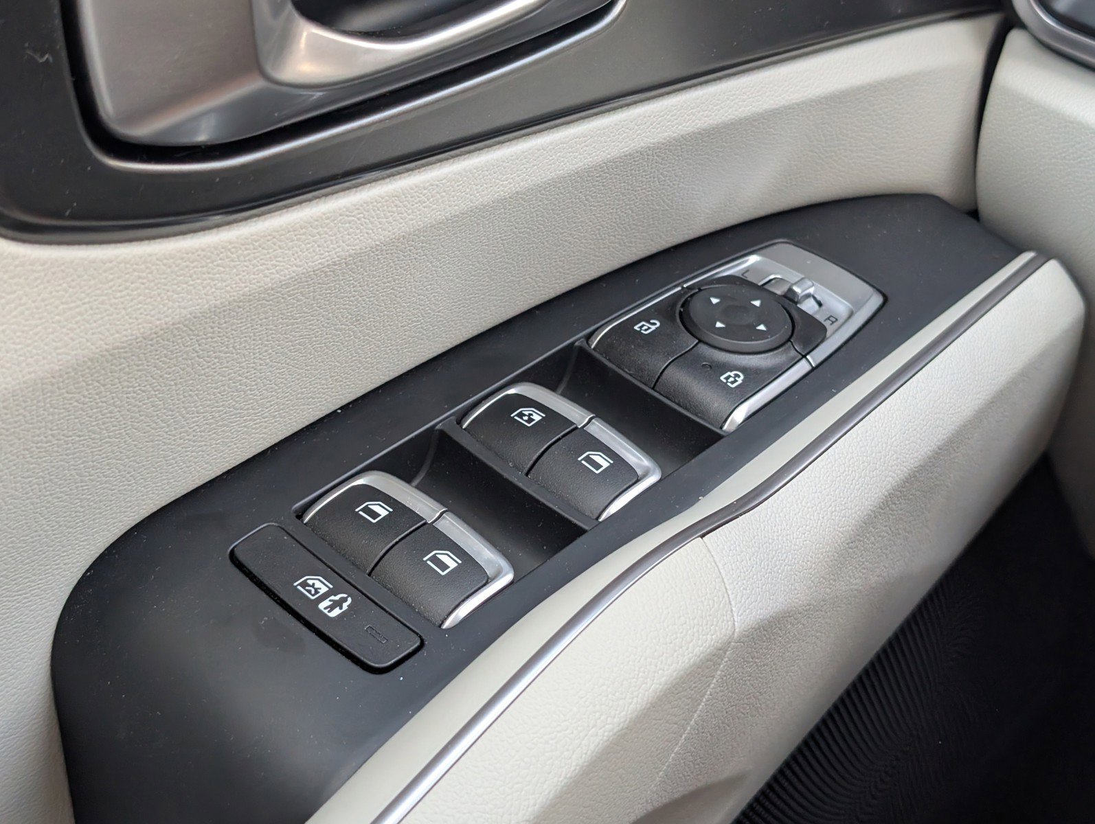 Used 2023 Kia Sorento EX image 24