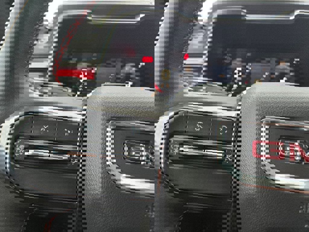 Used 2024 GMC Canyon AT4X image 18