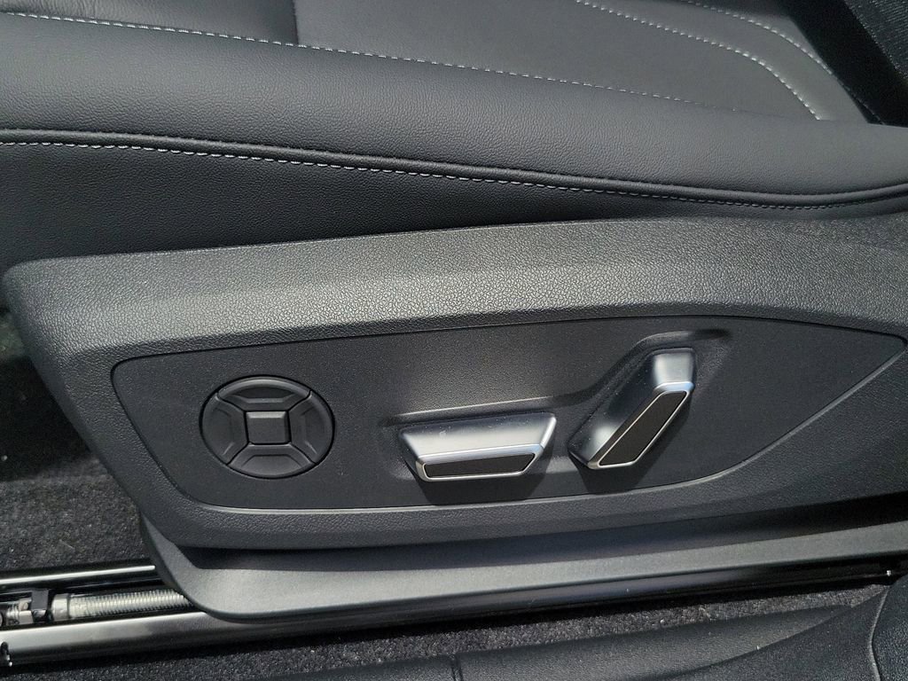 New 2026 Audi Q3 quattro 2.0T AWD/4WD image 17