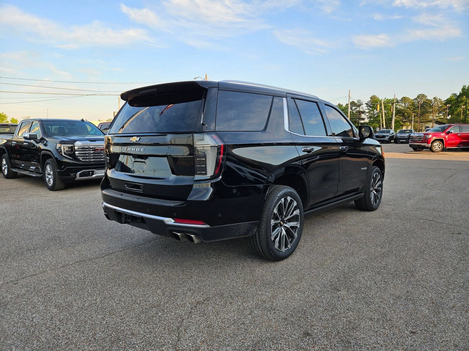 Used 2025 Chevrolet Tahoe High Country AWD/4WD image 6