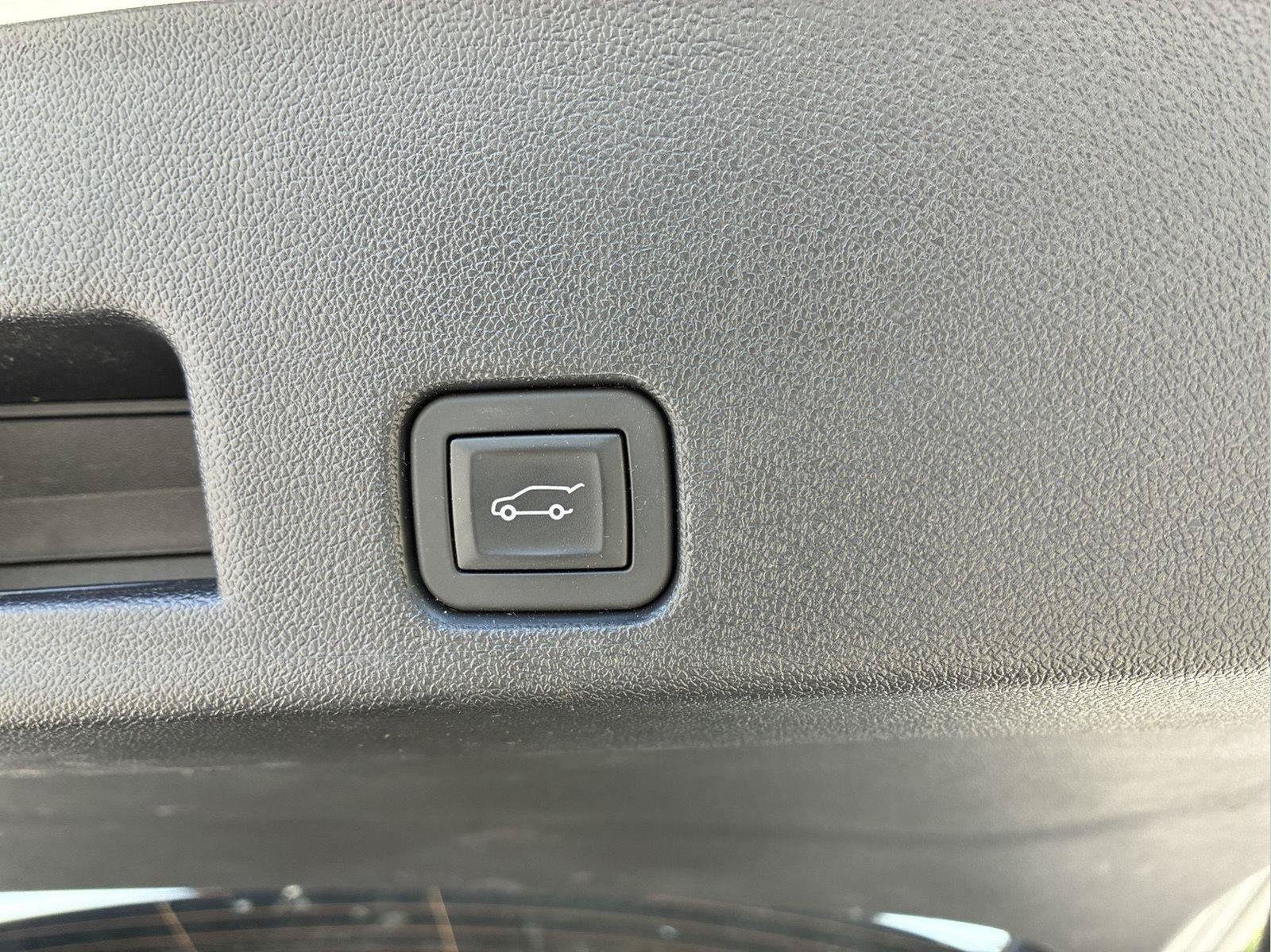 Used 2025 GMC Acadia Elevation AWD/4WD image 11
