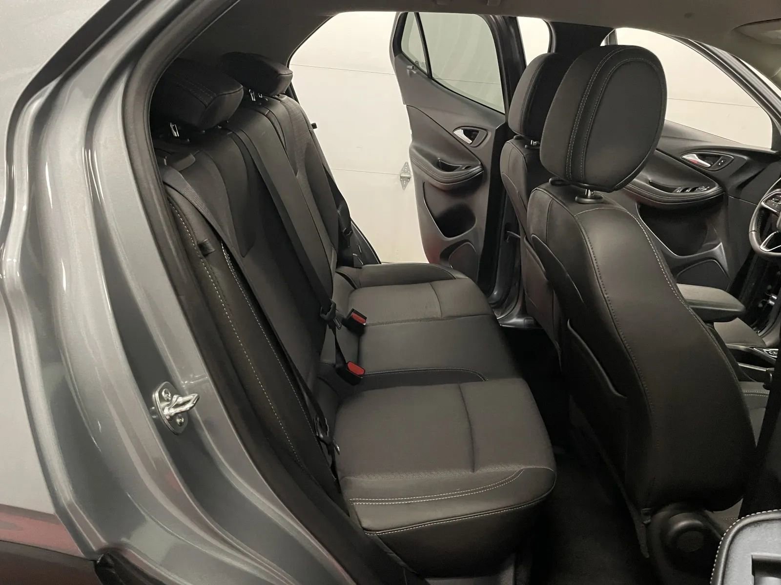 Used 2025 Buick Encore GX Preferred image 38