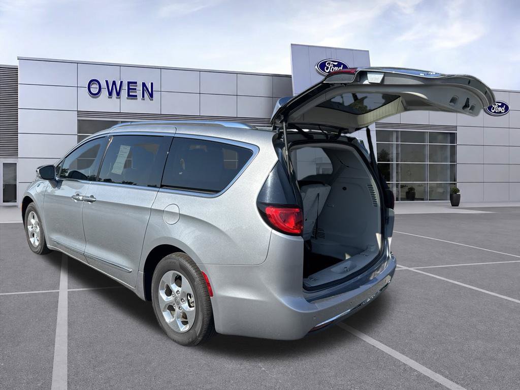 Used 2018 Chrysler Pacifica Limited FWD image 36