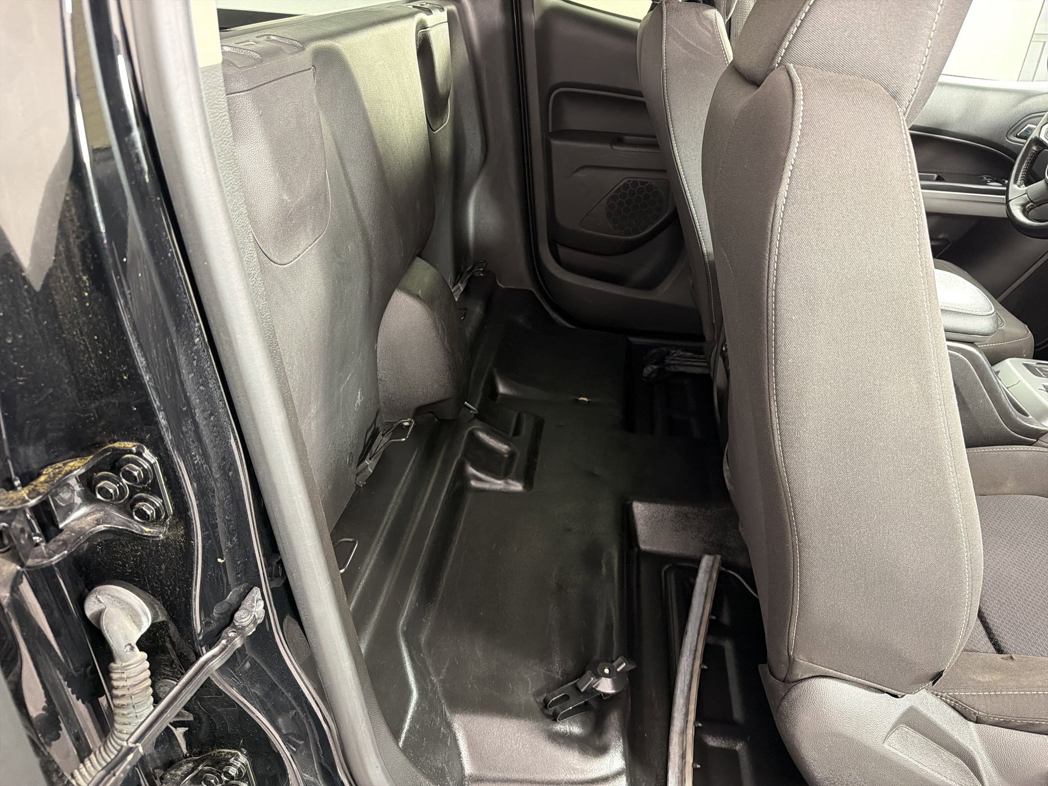 Used 2022 Chevrolet Colorado LT w/ Fleet Safety Package image 27