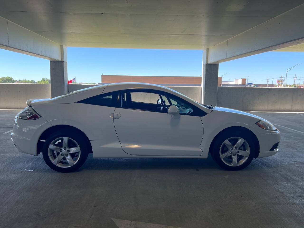 Used 2009 Mitsubishi Eclipse GS FWD image 12