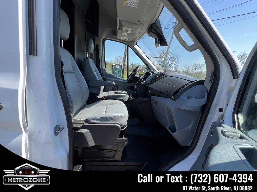 Used 2019 Ford Transit 250 148 High Roof image 24