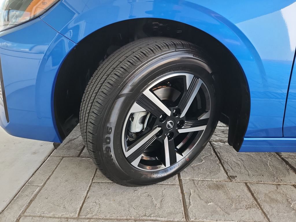 Used 2025 Nissan Sentra SV FWD image 30