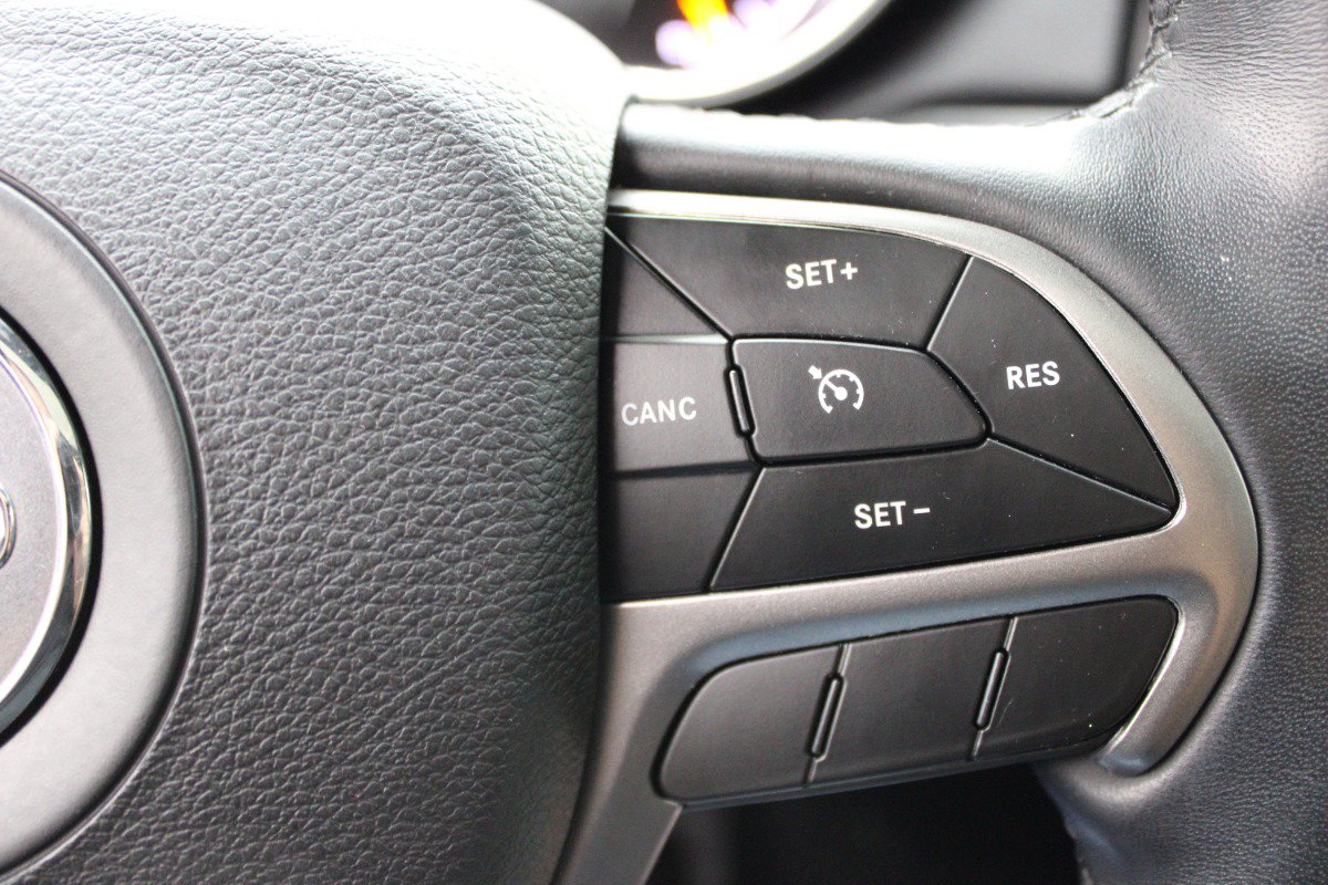 Used 2019 Jeep Grand Cherokee Altitude AWD/4WD image 20