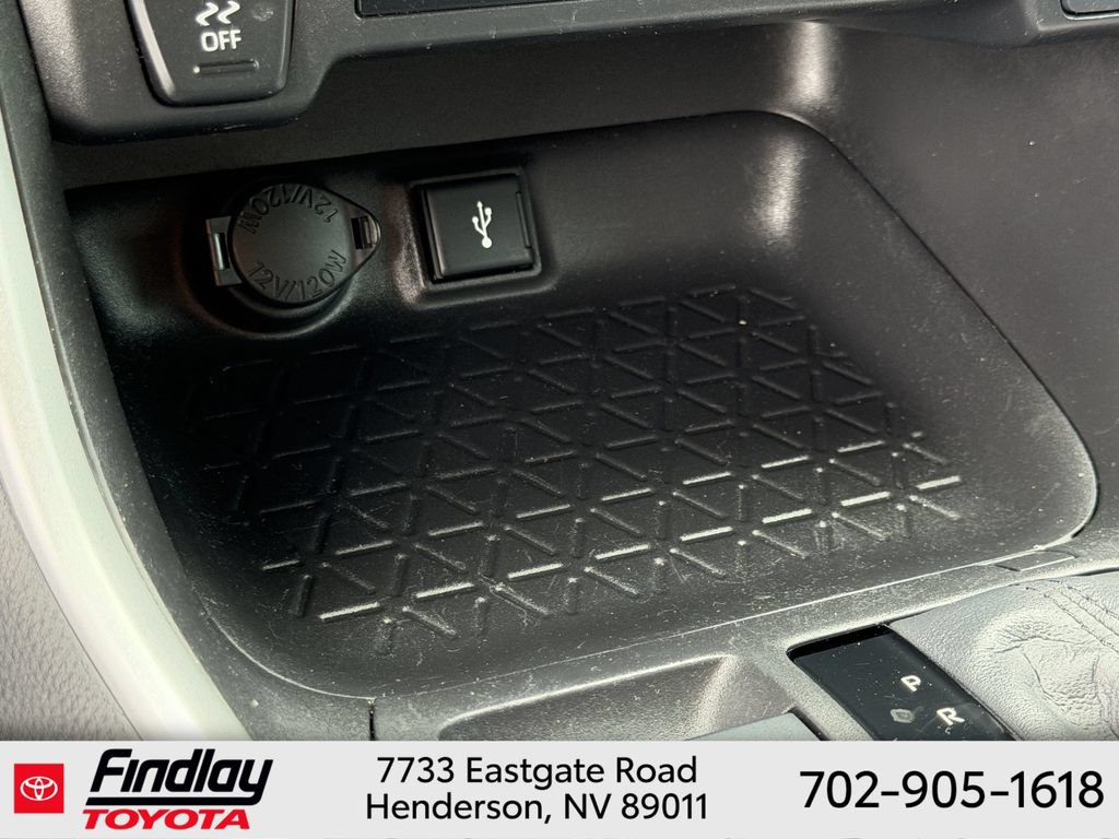 Used 2022 Toyota RAV4 LE FWD image 29