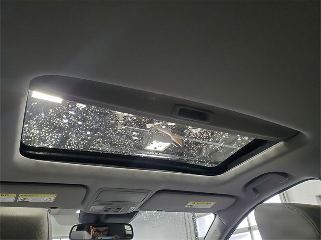 Used 2018 Honda CR-V Touring image 27