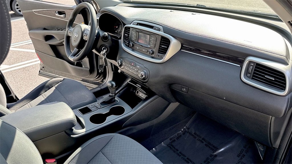 Used 2018 Kia Sorento L image 33