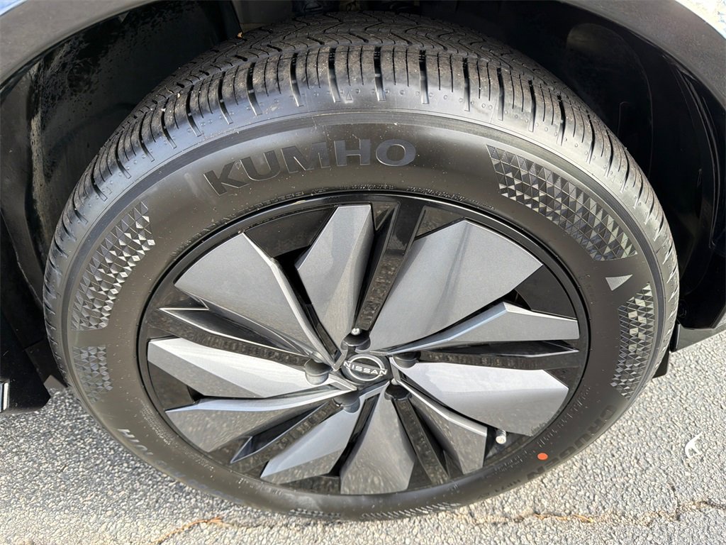 Used 2023 Nissan Ariya FWD image 12