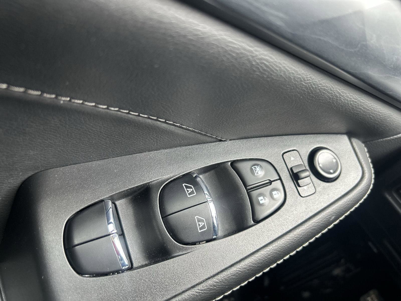 Used 2022 Nissan Maxima Platinum image 12