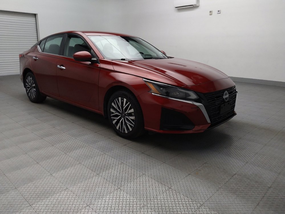 Used 2023 Nissan Altima 2.5 SV image 13