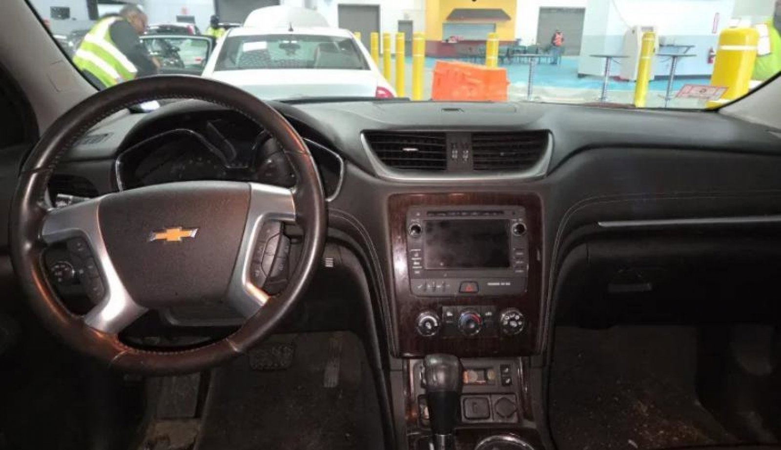 Used 2017 Chevrolet Traverse LT w/ Style and Technology Package image 6