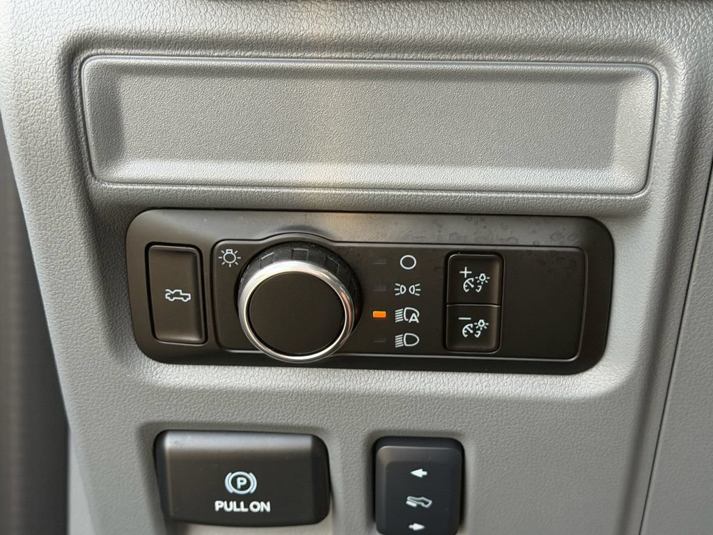 Used 2025 Ford F150 Lightning XLT AWD/4WD image 28