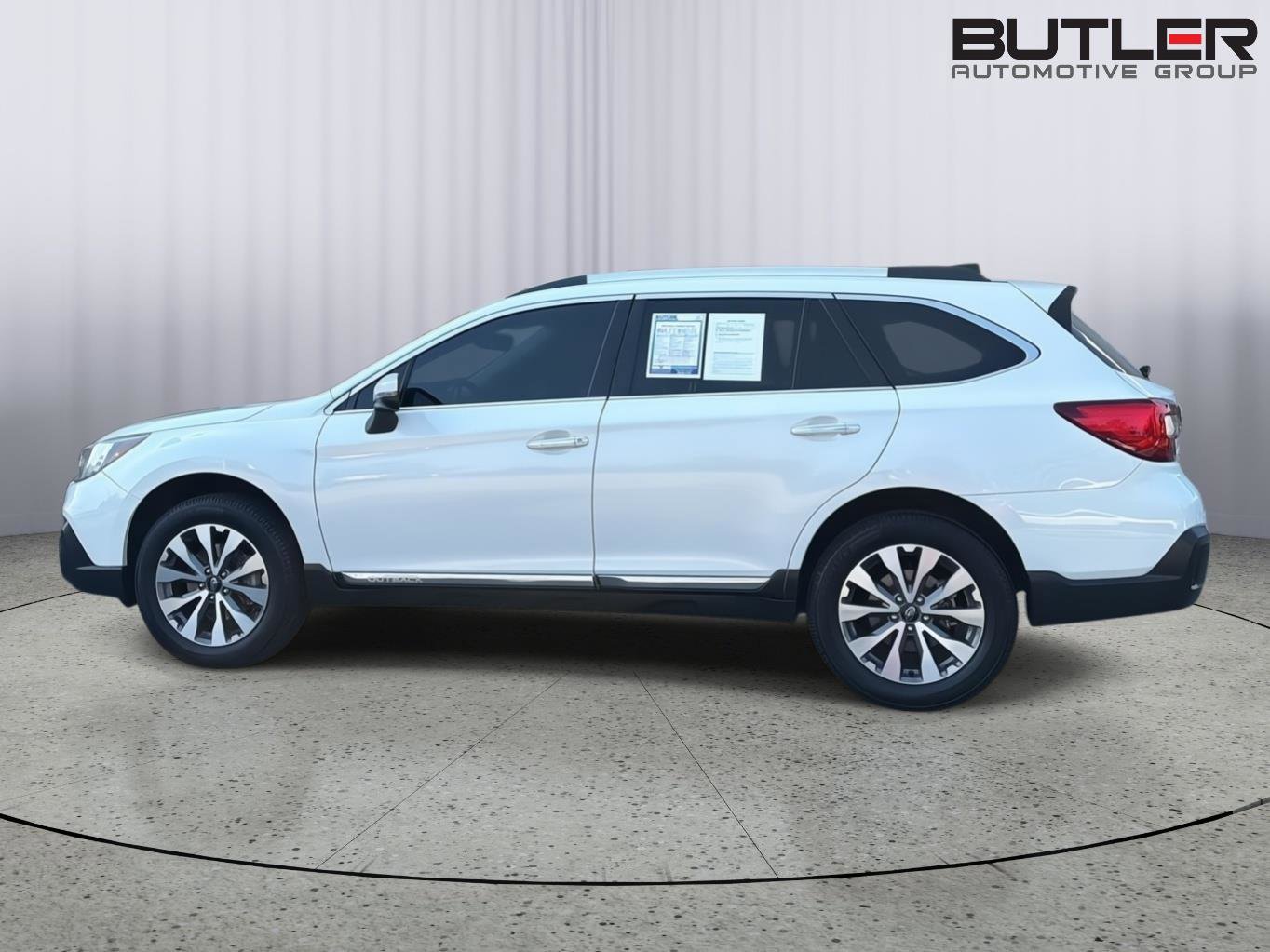 Used 2018 Subaru Outback 2.5i Touring AWD/4WD image 3