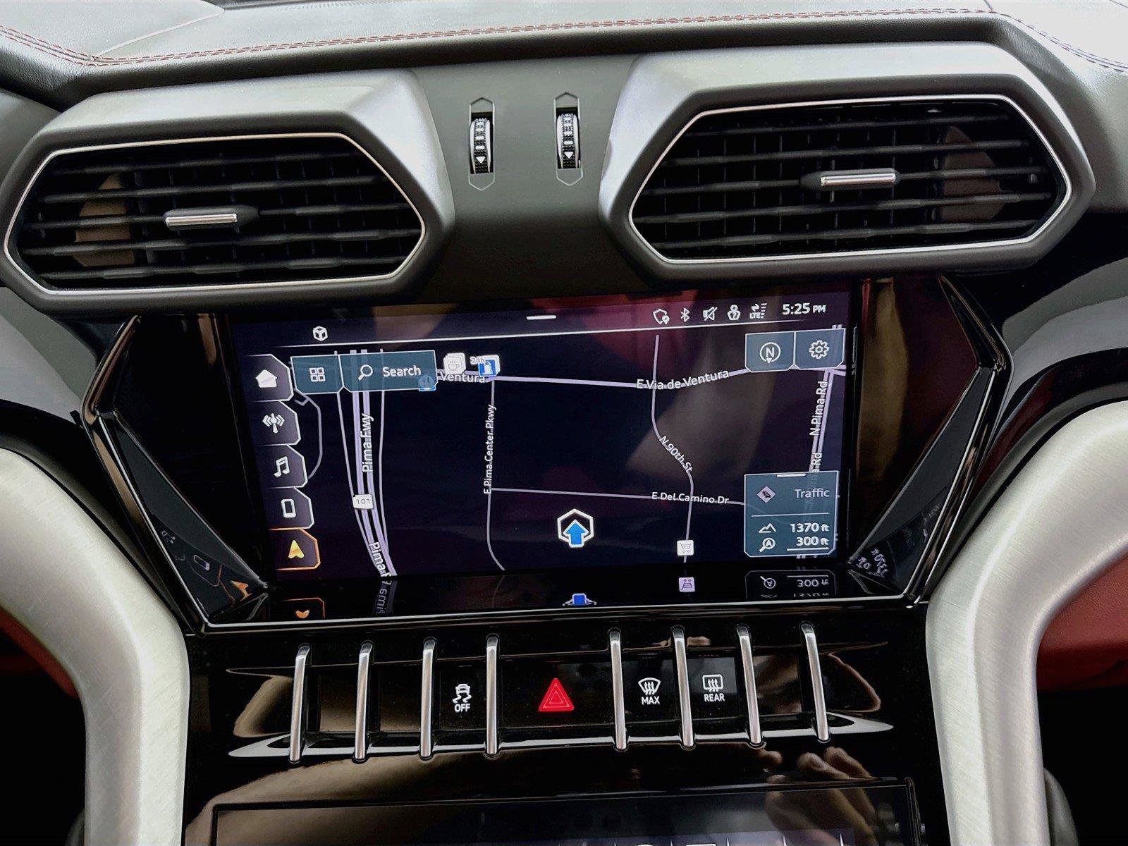 Used 2022 Lamborghini Urus AWD/4WD image 15