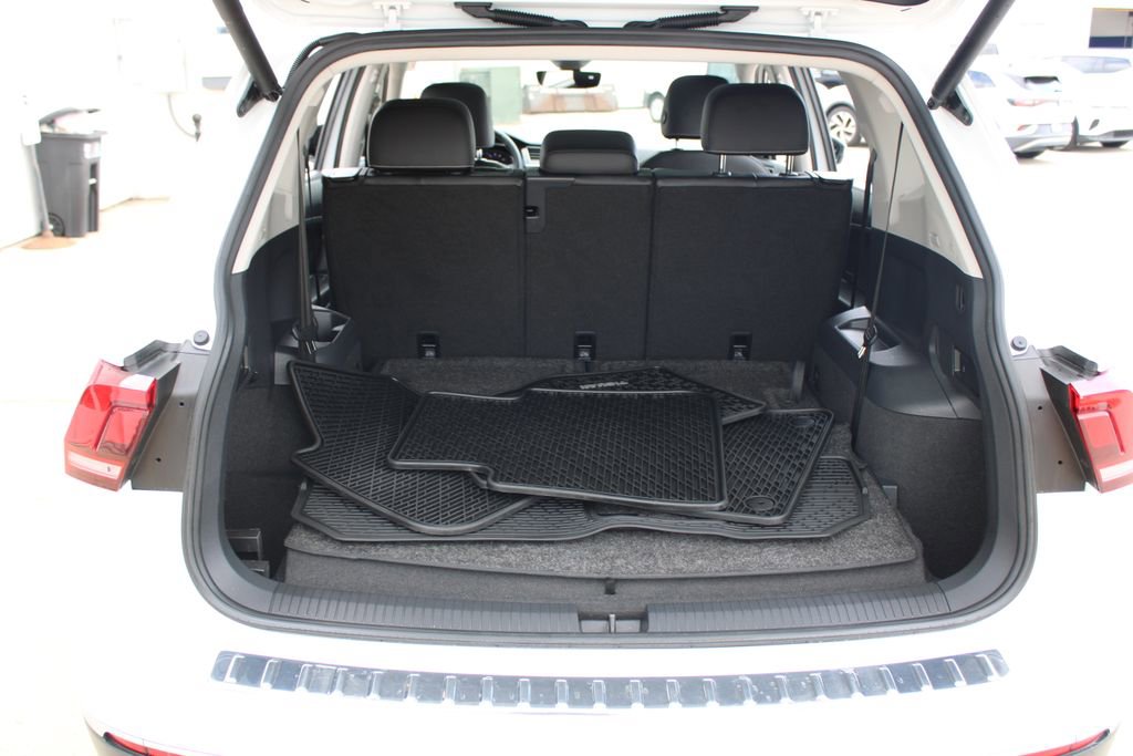 Certified 2021 Volkswagen Tiguan SEL AWD/4WD image 28