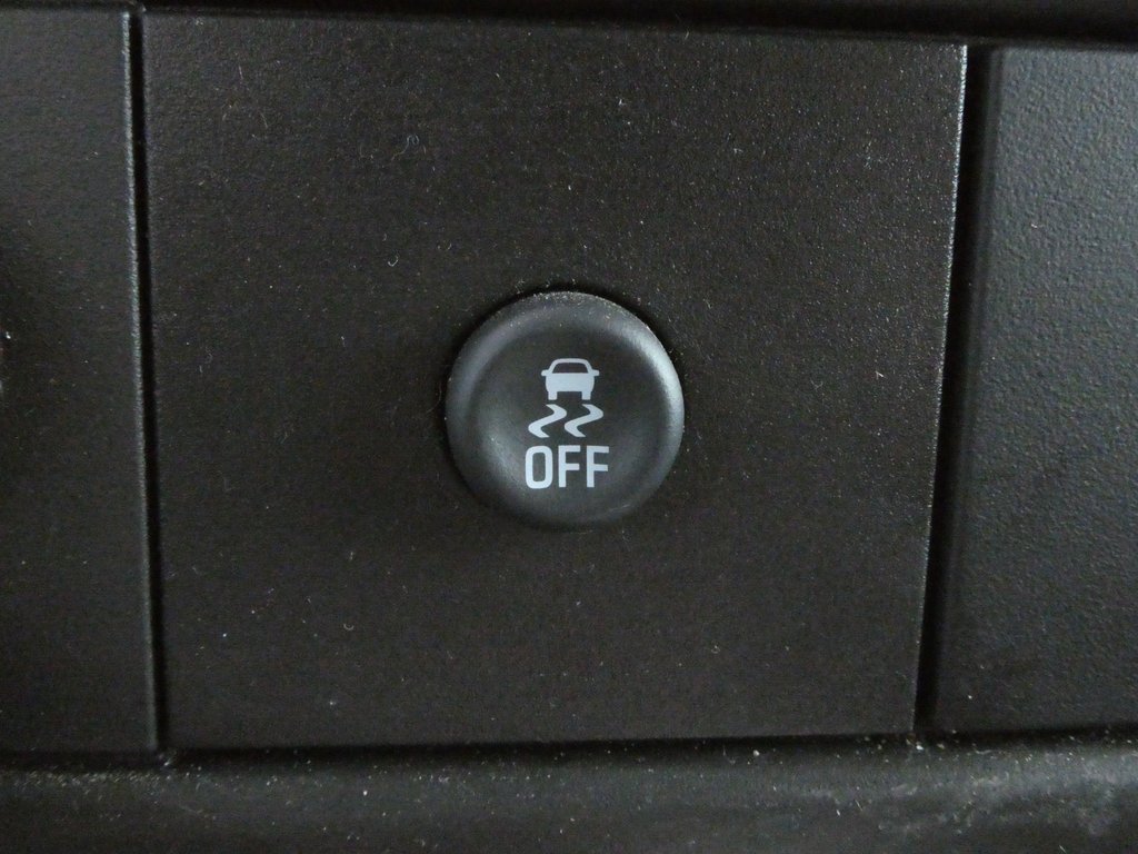 Used 2024 Chevrolet Express 2500 w/ Driver Convenience Package image 14